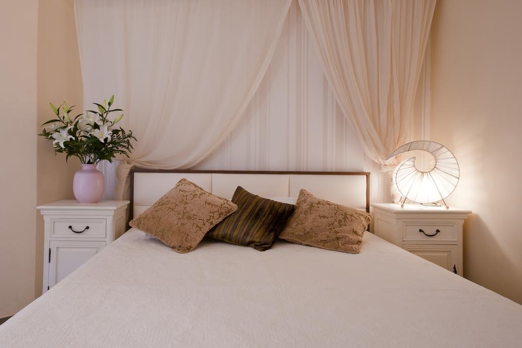 Polydor Apartment Tolo Luaran gambar